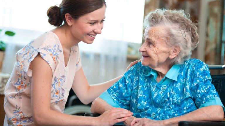 Read more about the article Comparing home health services: Home health care vs. home care